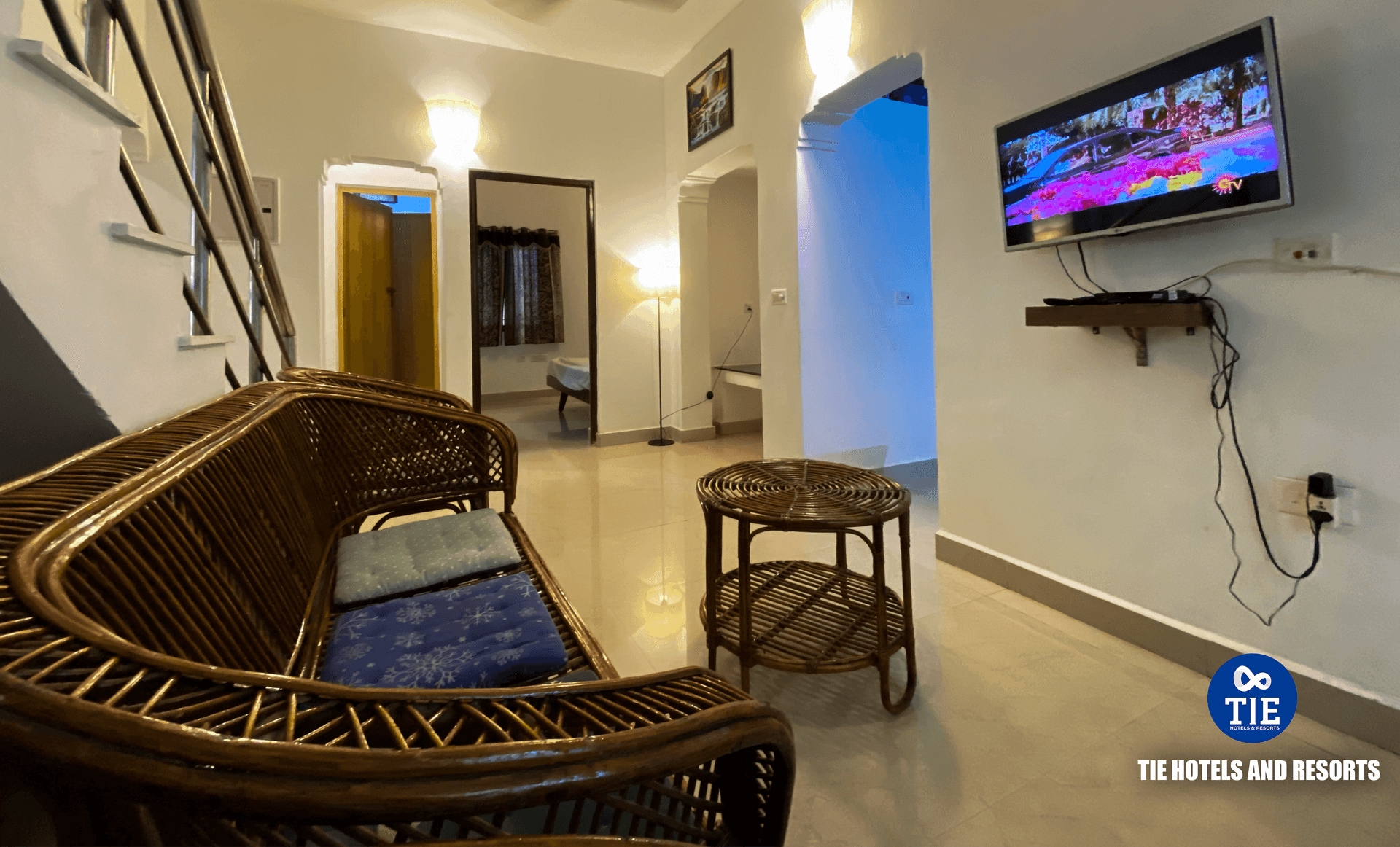 Compact Hall for Memorable Moments
